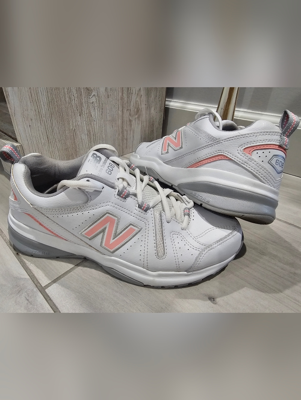 New Balance 608 Women's White Gray & Pink Leather Sneakers Size 8.5